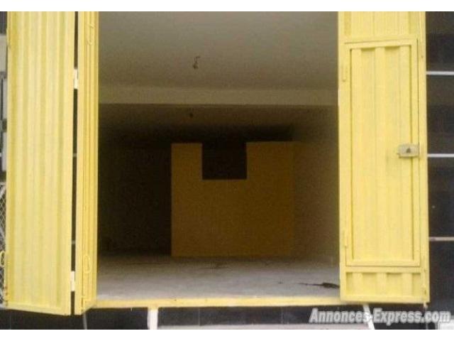 Location Magasin commercial  Sala al jad