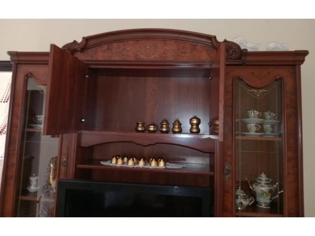 Showcase in good condition for sale