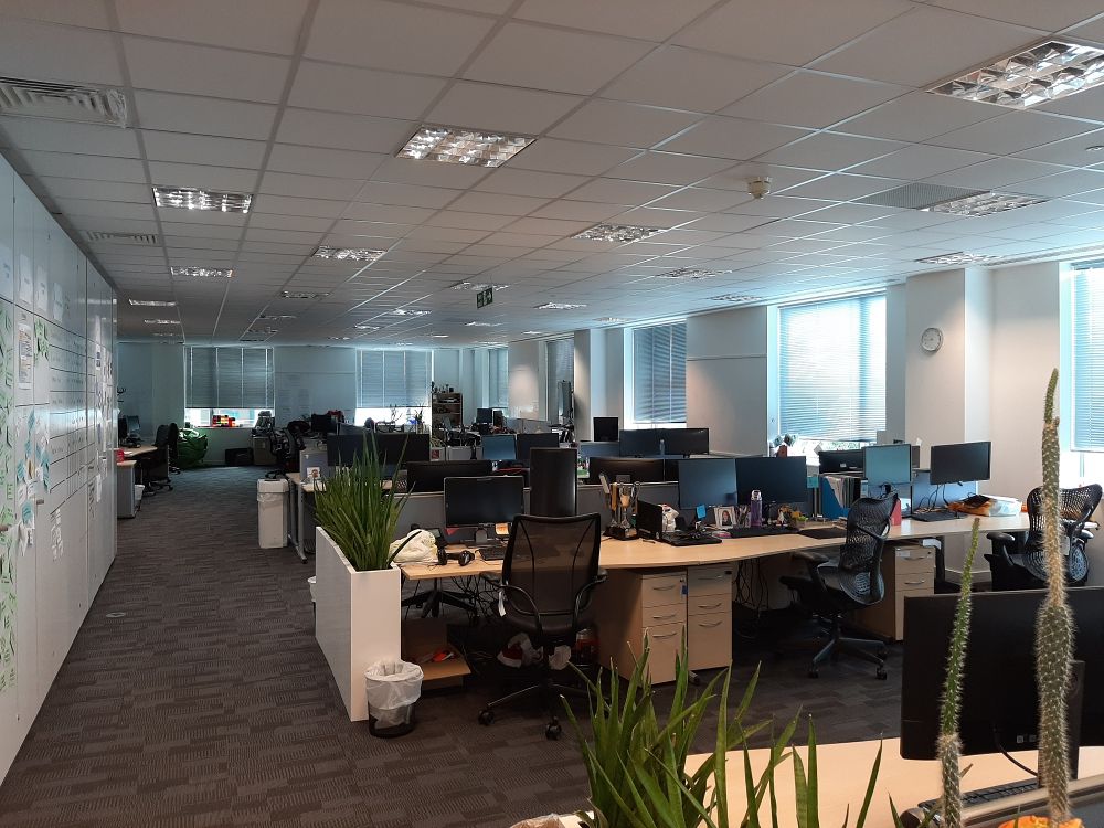 تطوير تطبيقات الويب والأجهزة المحمولة، والترحيل السحابي، وخدمات DevOps / SRE، والاستشارات والتدريب على التكنولوجيا مفتوحة المصدر