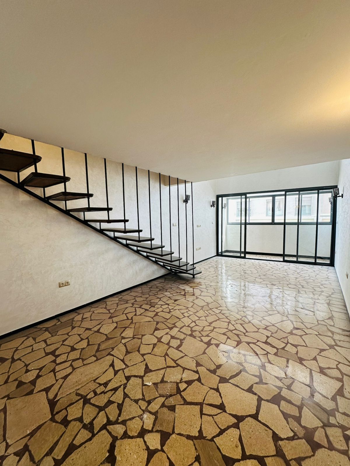 Building for sale near bd Mohamed 5