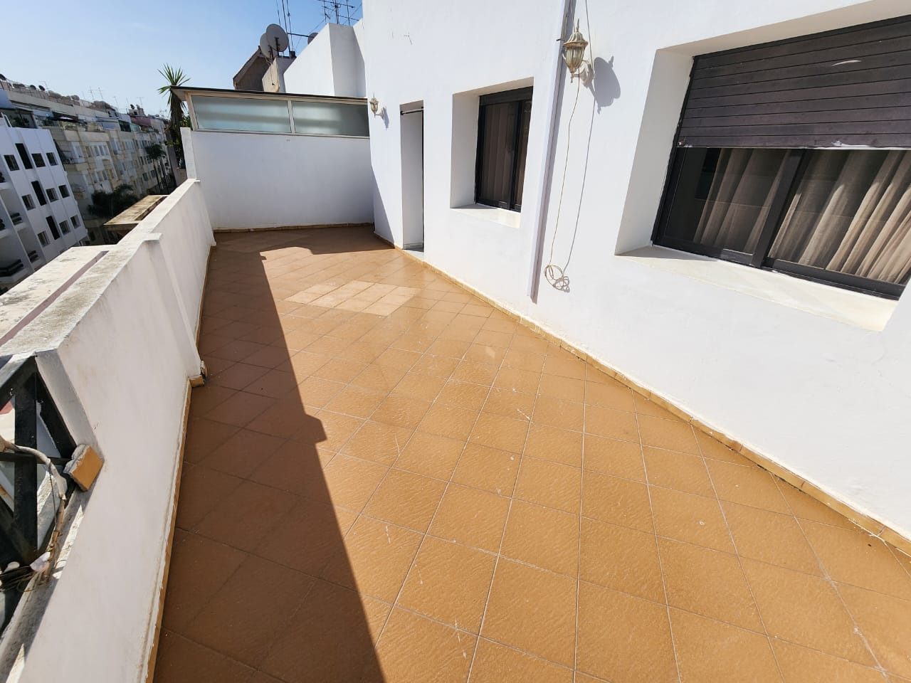 spacieux appartement meublé avec terrasse en location à agdal