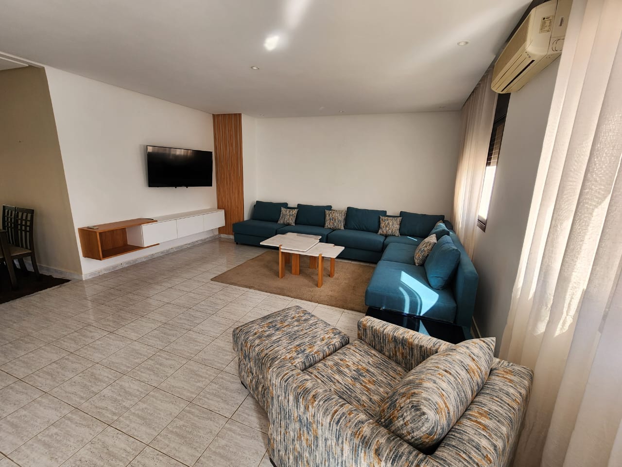 spacieux appartement meublé avec terrasse en location à agdal