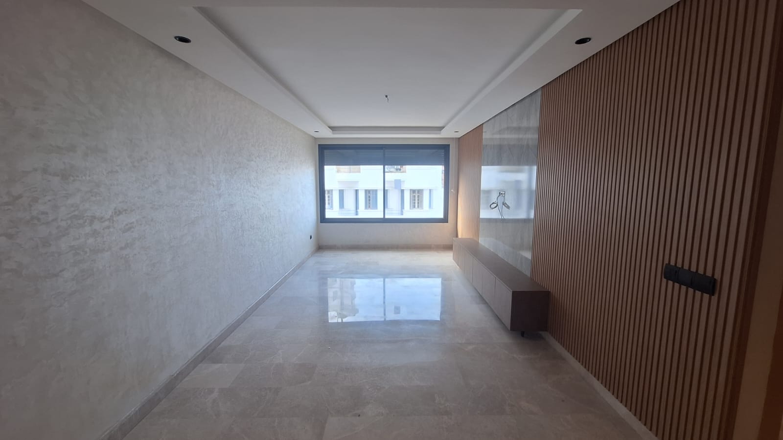 JOLI APPARTEMENT NEUF BD BUREAUX 7500 DH