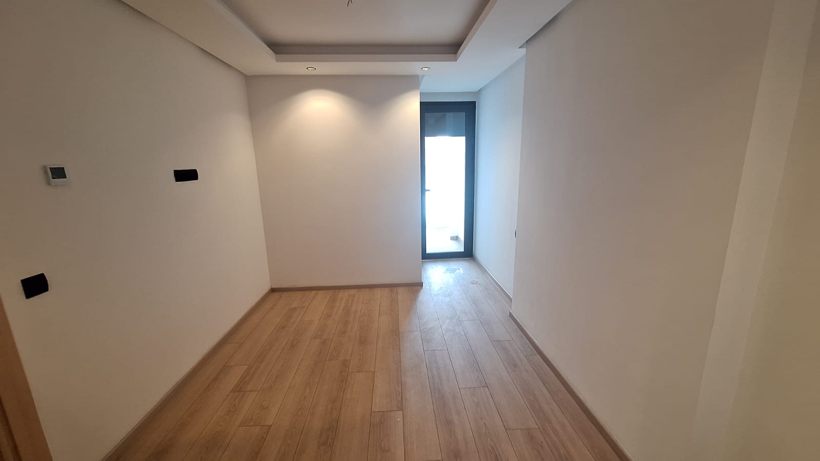 JOLI APPARTEMENT NEUF BD BUREAUX 7500 DH