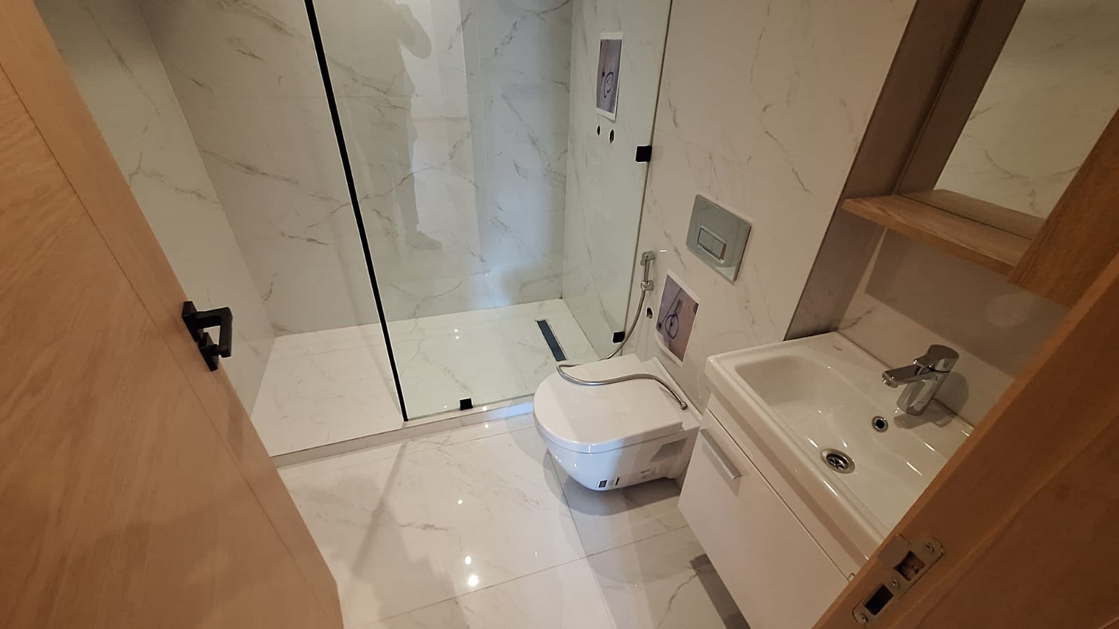 JOLI APPARTEMENT NEUF BD BUREAUX 7500 DH