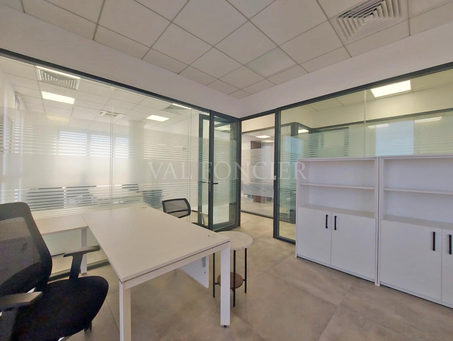 BUREAUX ET ESPACE DE COWORKING MEUBLE