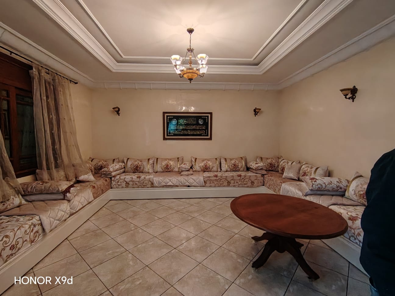 فيلا للبيع في عين سبع، مساحتها 320 متر مربع، مكونة من 3 طوابق